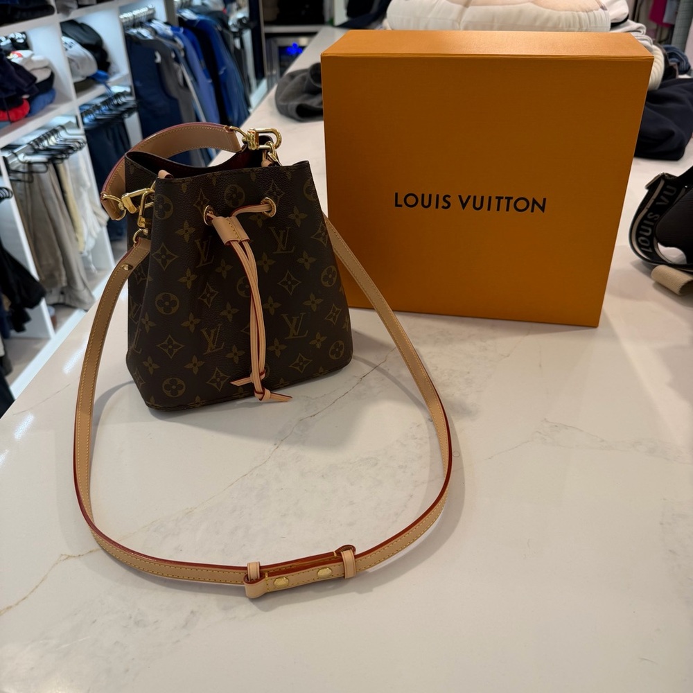 Louis Vuitton Brown Monogram Bucket Bag - Brown/Pink Trim